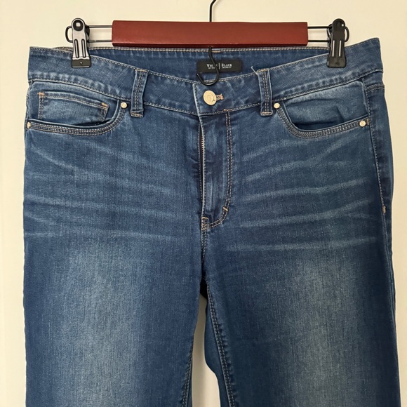 White House Black Market Flare jeans sz 8 - Picture 2 of 4